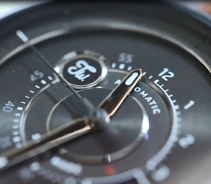 Tate Wade watch hand glow in the dark - lumen